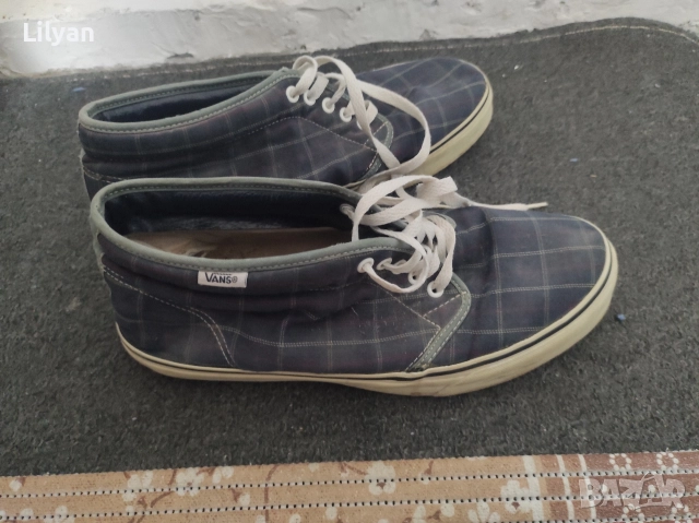 VANS MEN  NAVY Plaid MID SKATEBOARDING SHOES 
