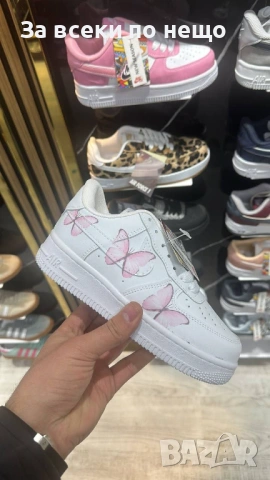 Nike Дамски Бели Маратонки👟Дамски Спортни Обувки В Бял Цвят Найк - 2 Цвята На Декорацията Код E1287