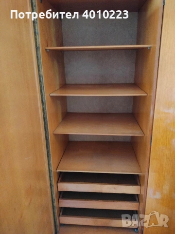 Продавам стабилен и запазен гардероб., снимка 4 - Гардероби - 53742171