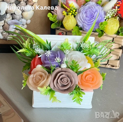 Аранжировки от глицеринов сапун, снимка 16 - Изкуствени цветя - 47968913