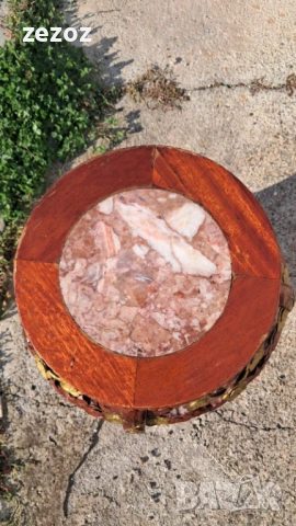 Красива махагонова масичка с мрамор, снимка 4 - Маси - 52121583
