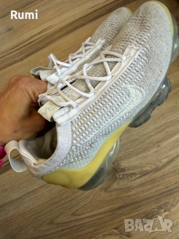 Оригинални маратонки Nike Air VaporMax Flyknit 2021 Pure Platinum ! 38,5 н, снимка 10 - Маратонки - 53660123
