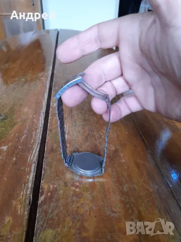 Стар електронен часовник Sharp, снимка 4 - Антикварни и старинни предмети - 49709477