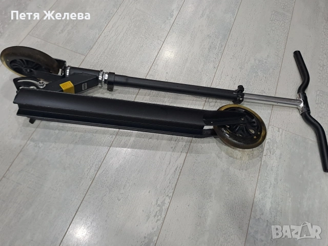 Сгъваема алуминиева тротинетка ESCAPE, снимка 7 - Скутери и тротинетки - 53383942