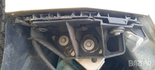 Десен водач предна броня Peugeot 308