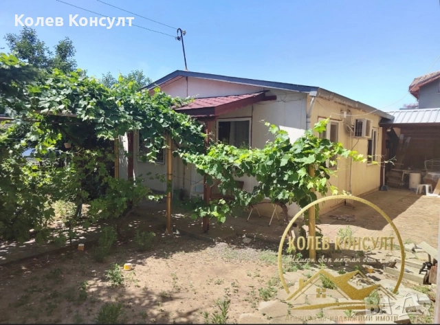 Имот с две къщи гр. Свиленград, снимка 12 - Къщи - 52467136