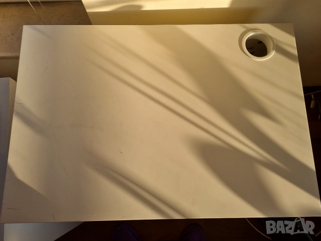 Ученическо/ компютърно бюро - IKEA MICKE, снимка 3 - Бюра - 53117158