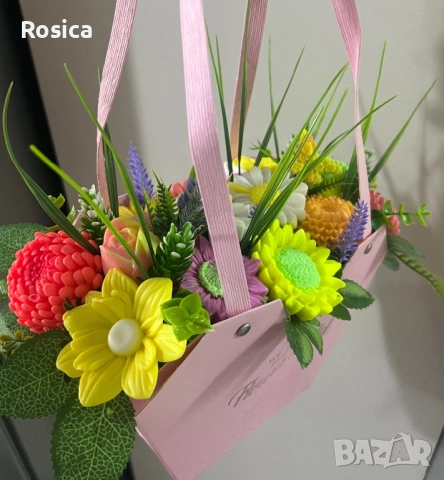 Елегантна чанта с ароматни глицеринови цветя, снимка 2 - Подаръци за жени - 51945480