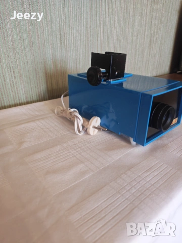 Ретро Диапроектор ФД-2М за Диафилми – Чисто ново!, снимка 2 - Друга електроника - 53657318