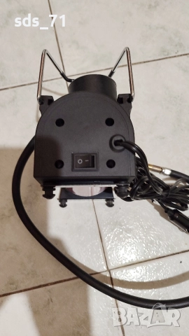 Миникомпресор Raider 12V  ,пускан два пъти като нов  . 20 лв, снимка 4 - Аксесоари и консумативи - 52885339