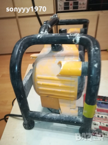 СТРОИТЕЛНО РАДИО DEWALT-220В 2209251133, снимка 13 - Радиокасетофони, транзистори - 51793030