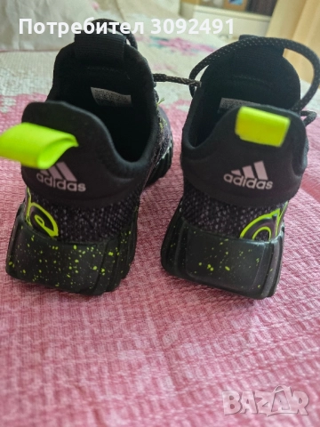 Детски оригинални маратонки Adidas , снимка 5 - Детски обувки - 51598593