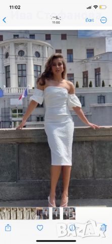 Бяла елегантна еластична парти коктейлна рокля Mohito Мохито midi дължина буфан паднал ръкав 