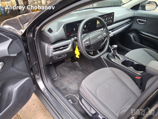 Киа К4 LX 2.0i 18 500km, снимка 10 - Автомобили и джипове - 52823838