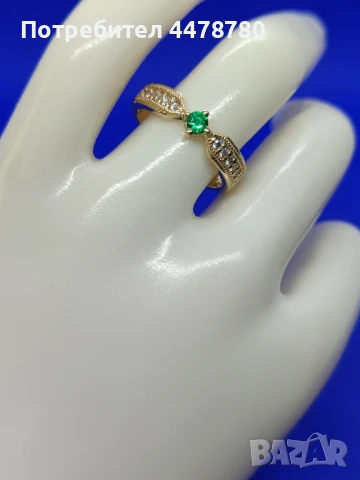 Златен пръстен с Колумбийски изумруд и диаманти , снимка 2 - Пръстени - 50475844