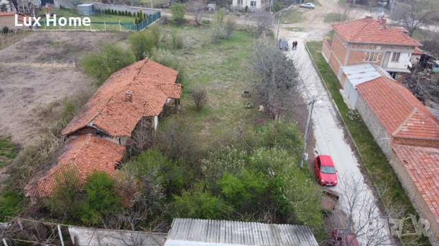 Къща в Хисаря с двор, снимка 7 - Къщи - 52438833