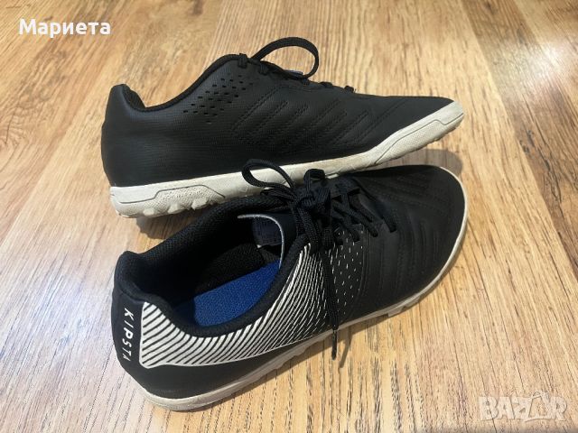Черни спортни  обувки Kipsta купувани от Декатлон, снимка 1 - Детски маратонки - 46409667