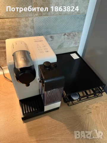 Кафемашина Nespresso DeLonghi + подарьк поставка чекмедже за капсули, снимка 2 - Кафемашини - 49254052