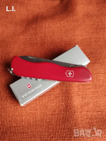 Швейцарски нож Victorinox , снимка 1 - Ножове - 48128127