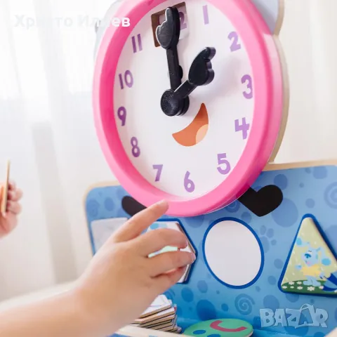 Дървен образователен часовник с магнитни карти Melissa and Doug Загадките на Блу, снимка 5 - Образователни игри - 49724069