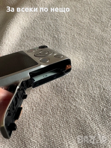 ЗА РЕМОНТ ИЛИ ЗА ЧАСТИ! Цифров фотоапарат Canon IXUS 220 HS, снимка 11 - Фотоапарати - 53411091