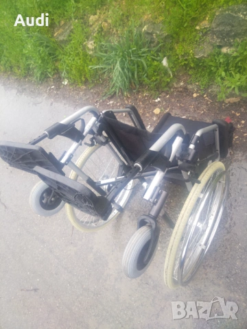 Сгъваема инвалидна рингова количка със степенки Марка: INVACARE Ширина на седалката 45см Дълбочина 4, снимка 8 - Инвалидни колички - 54009941