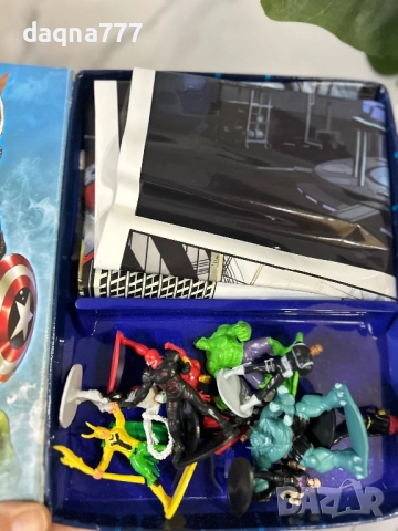 Книга Marvel с 10 фигурки, снимка 8 - Игри и пъзели - 52102296