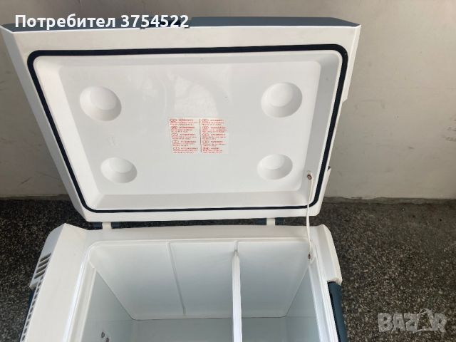 Автомобилен хладилник Waeco CoolFun CR 28, снимка 8 - Хладилни чанти - 45098836