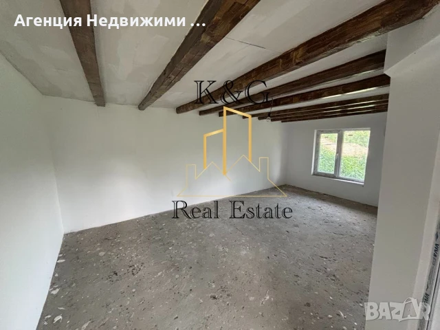 Двуетажна къща в с. Балкански , снимка 3 - Къщи - 40241222