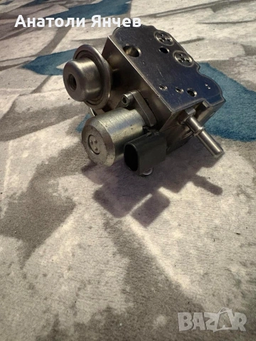 Продавам помпа за високо налягане за Пежо 207сс