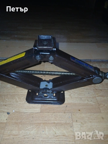 Оргинален крик тойота хйачи бус , снимка 6 - Аксесоари и консумативи - 54076543