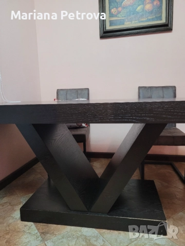 Продавам трапезна маса