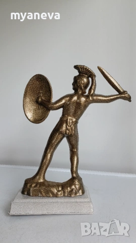 Колекционерска , гръцка статуетка от метал на спартанският цар Леонид с меч и щит с Медуза. , снимка 3 - Статуетки - 54208065