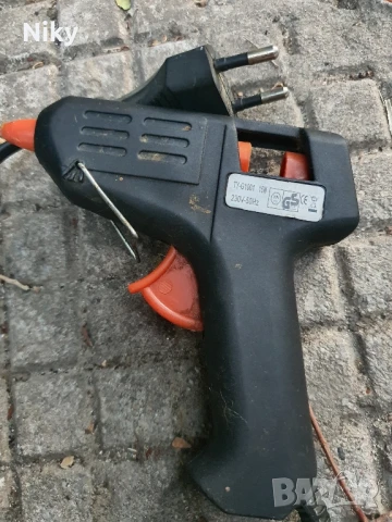 Поялник за топъл силикон 