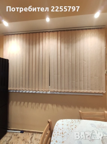 Продавам два прозореца от ПВЦ заедно с щорите, снимка 2 - Дограми - 53563666