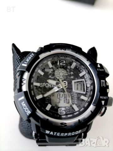 Мъжки моден светещ мултифункционален спортен електронен часовник,, снимка 2 - Водоустойчиви - 46466447