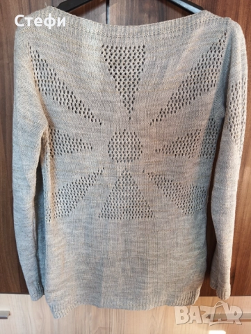 Дамски пуловер номер М, снимка 3 - Блузи с дълъг ръкав и пуловери - 52920024