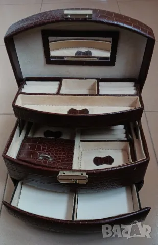 Куфарче за бижута от естествена кожа, снимка 8 - Чанти - 49319802