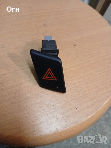 Бутон аварийни светлини за Тойота Ярис 06-12г. 84332-0D020