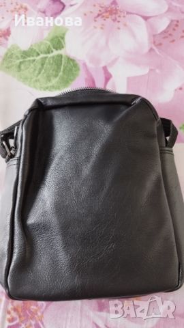 Мъжка чантичка кожена черна, снимка 4 - Чанти - 46342470
