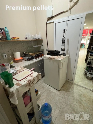 Магазин алкохол и цигари  помещение под наем на центъра в Брестовица, снимка 5 - Магазини - 54168022