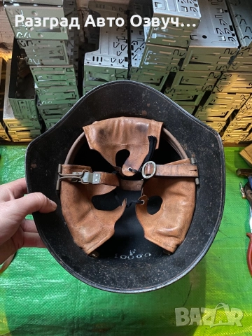 Винтидж рядък модел, качествена и красива Швейцарска каска , снимка 7 - Колекции - 52844197