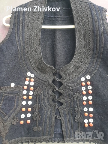 етнографски черен елек с мого гайтани и декорация, снимка 2 - Антикварни и старинни предмети - 53632449