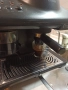 Полуавтоматична кафе машина с вградена кафемелсчка , снимка 4