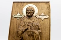 Позлатена релефна икона на Свети Николай Чудотворец от дъб, снимка 6