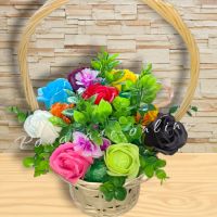 Букет в кошничка с ароматни сапунени рози от пластичен сапун , снимка 2 - Изкуствени цветя - 45657994