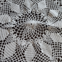 2 кръгли покривки за маса плетени на една кука, снимка 4 - Покривки за маси - 45026446