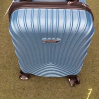 Стилен куфар с колелца за ръчен багаж с твърдо покритие 40/30/20см, снимка 4 - Куфари - 45470511