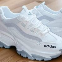 Дамски маратонки Adidas, снимка 2 - Маратонки - 45367824