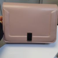 Модерна и стилна дамска чанта в нежни лачени цветове, снимка 12 - Чанти - 45664516